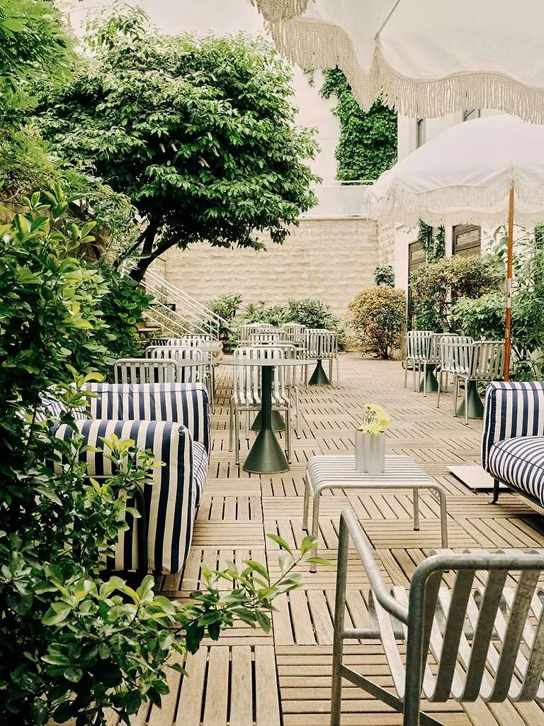 Rosalie Hotel